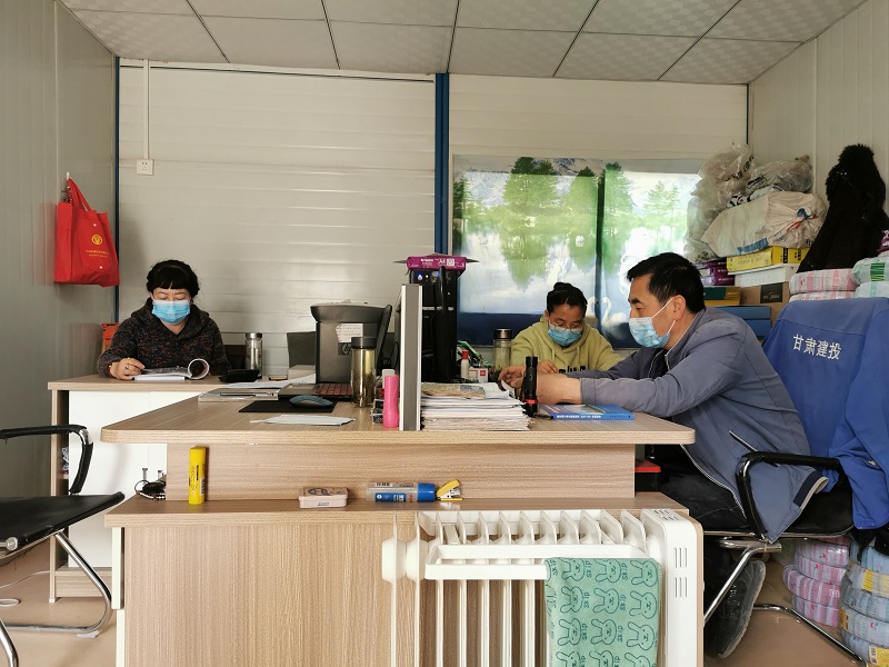 202004261587897974333324.jpg 項目部開展讀書活動.jpg